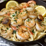 Seafood Pasta with Shrimp and Scallops (and Garlic!)