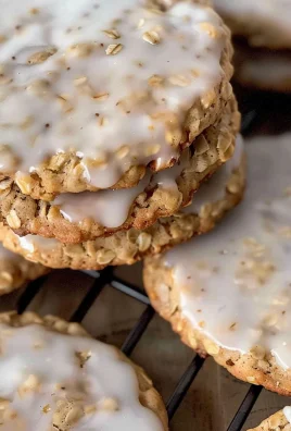 Iced oatmeal cookies - Crumbl copycat