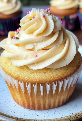 Easy Almond Cupcakes (With Almond Buttercream)